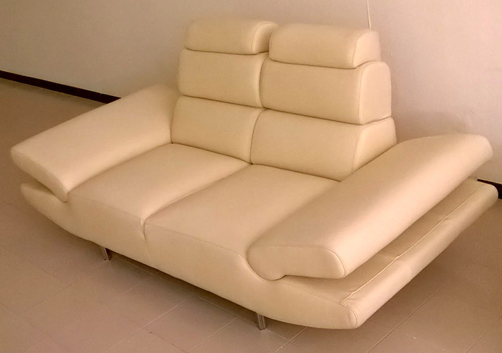 Offerta divano 2 posti in pelle beige